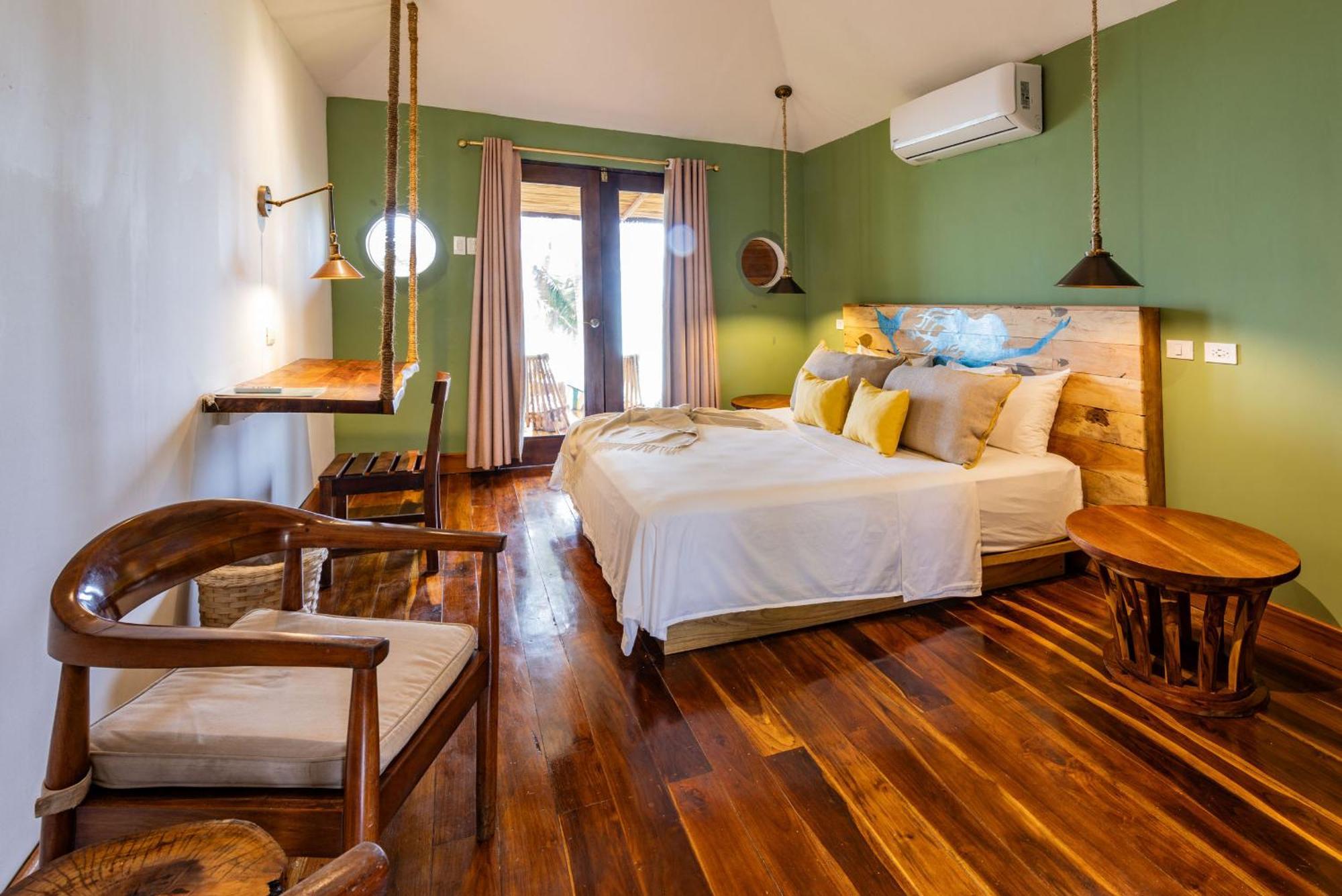 Yemaya Reefs, A Small Luxury Hotel Малий Кукурудзяний острів Екстер'єр фото